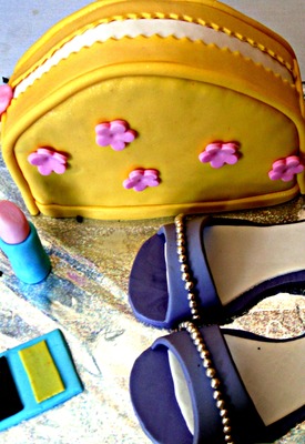 Product picture Unique purse and shoes cake